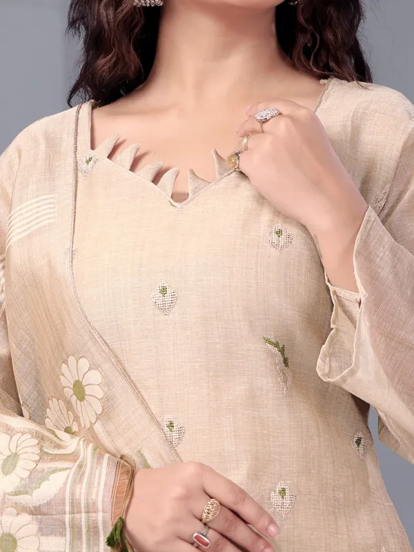 Chiku_Ethnic_Motifs_Embroidered_Regular_Thread_Work_Kurti_With_Trousers_&_Dupatta_For_Women