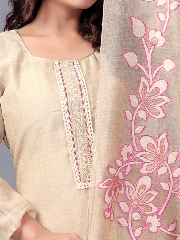Chiku_Ethnic_Motifs_Embroidered_Regular_Thread_Work_Kurti_With_Trousers_&_Dupatta_For_Women