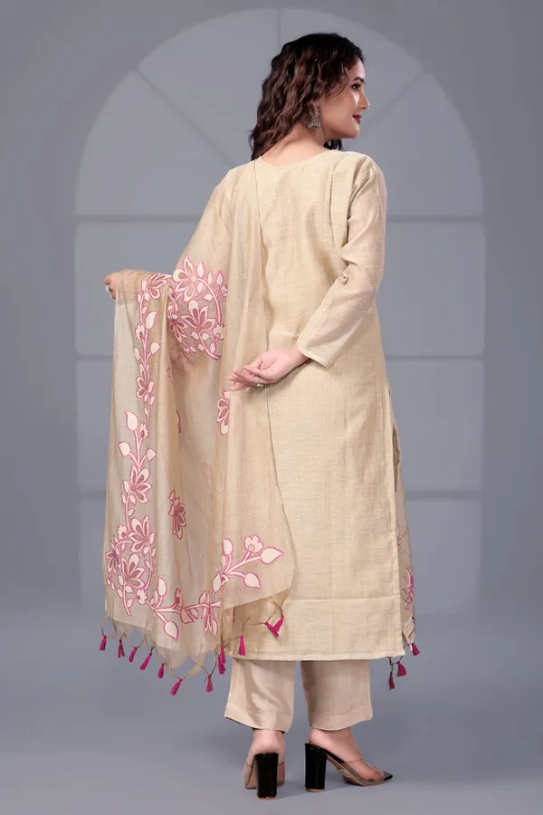 Chiku_Ethnic_Motifs_Embroidered_Regular_Thread_Work_Kurti_With_Trousers_&_Dupatta_For_Women