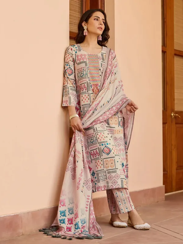 Chiku_Printed_Regular_Kurta_With_Trousers_&_With_Dupatta_For_Women