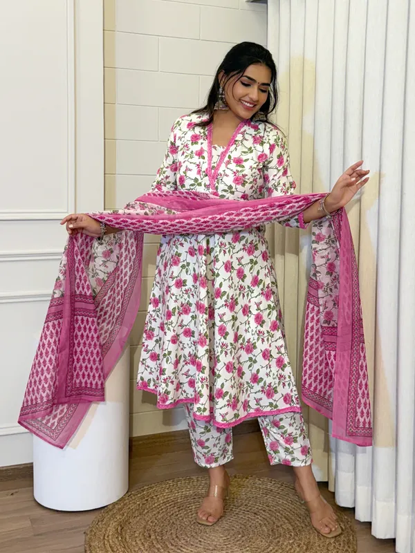 White_Floral_Printed_Regular_Kurta_With_Trousers_&_With_Dupatta_For_Women