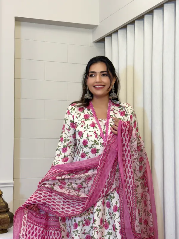 White_Floral_Printed_Regular_Kurta_With_Trousers_&_With_Dupatta_For_Women