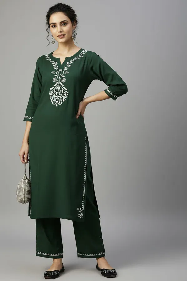Bottle_Green_Rayon_Regular_Fit_Kurta_Set_For_Women