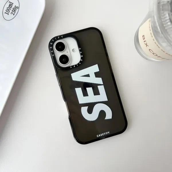 Iphone_16_Black_Thermoplastic_Polyurethane,_Polycarbonate_Premium_&_Elegant_Back_Cover