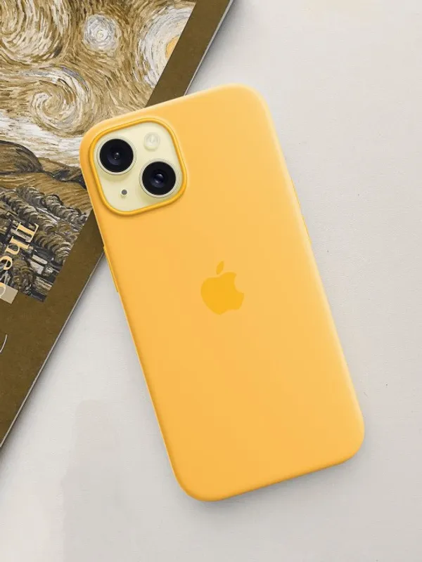 Iphone_15_Yellow_Silicon_Premium_&_Elegant_Back_Cover