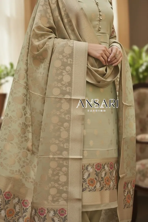 Banarasi_Jamdani_Cotton_Suit_–_Elegant_golden_Classic_Set
