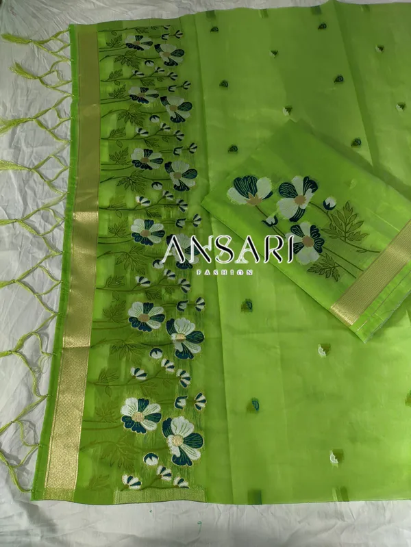 Pista_Elegance_Banarasi_Jamdani_Cotton_Silk_Suit_Set