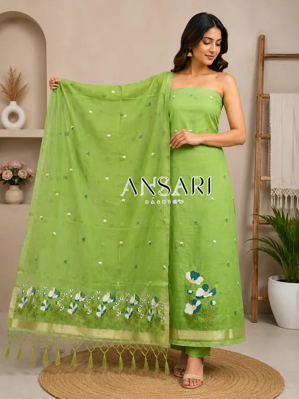 Pista_Elegance_Banarasi_Jamdani_Cotton_Silk_Suit_Set