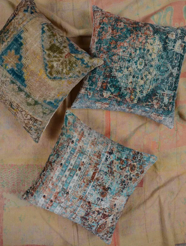 Multicolor_Digitally_Printed_Cotton_Velvet_Cushion_Cover