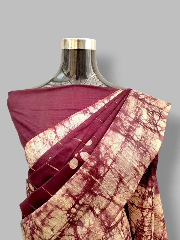 Brown_Hand_Batik_Cotton_Silk_Saree_with_Running_Blouse_–_Artisan_Made_in_Bhagalpur_by_Hatha_Karagha