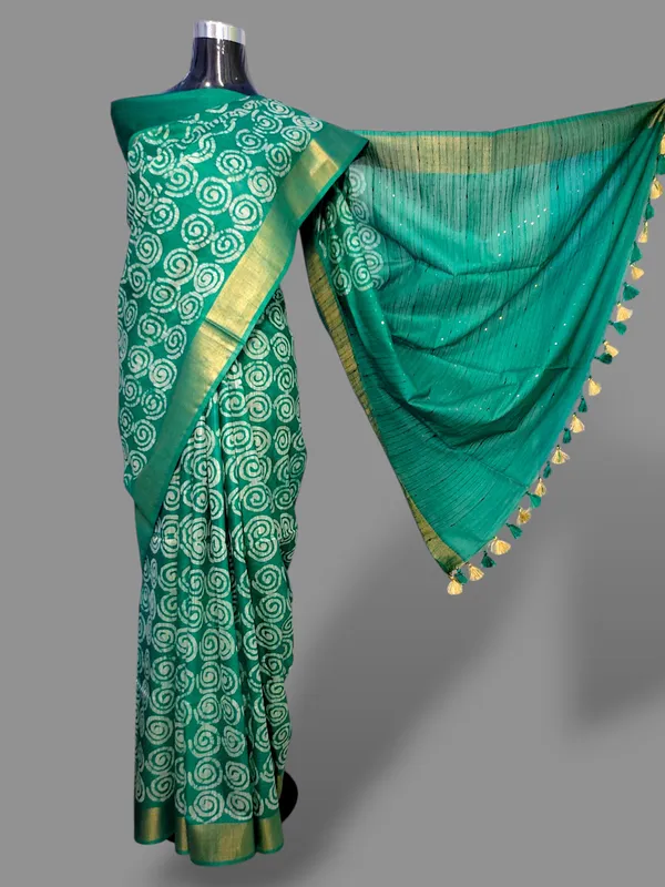 Green_Hand_Batik_Silk_Blend_Saree_For_Women