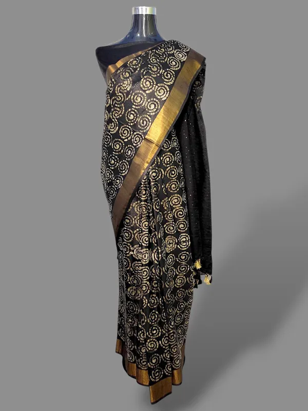 Black_Hand_Batik_Silk_Blend_Saree_For_Women