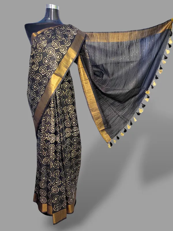 Black_Hand_Batik_Silk_Blend_Saree_For_Women
