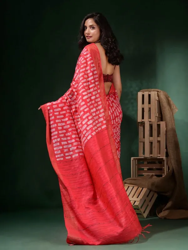 Red_Hand_Batik_Silk_Blend_Saree_For_Women
