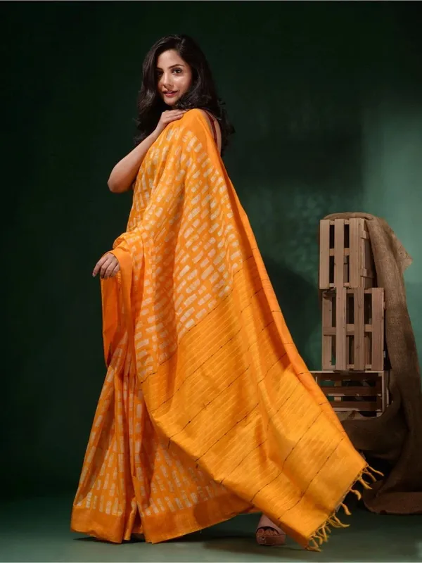 Yellow_Hand_Batik_Silk_Blend_Saree_For_Women