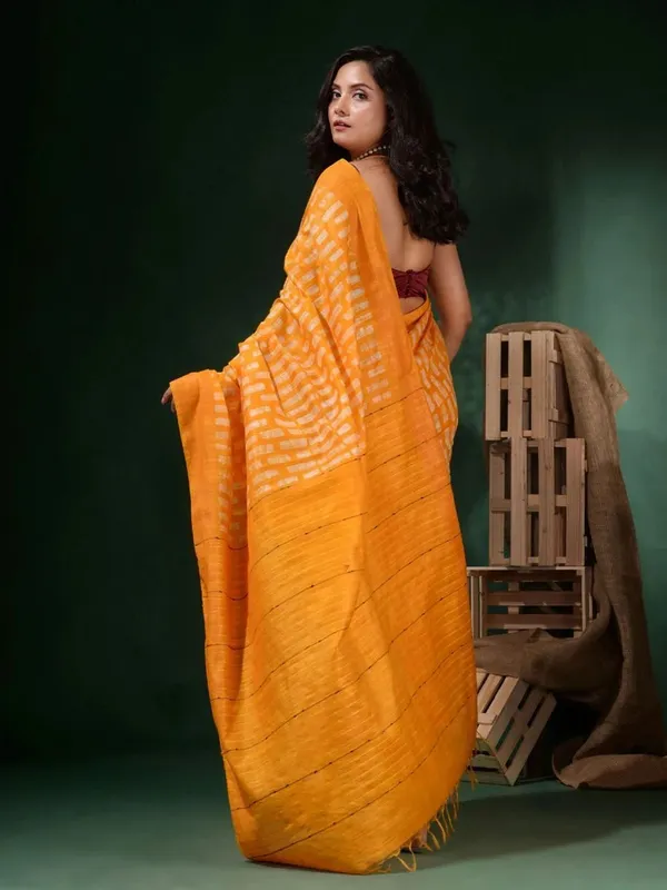 Yellow_Hand_Batik_Silk_Blend_Saree_For_Women