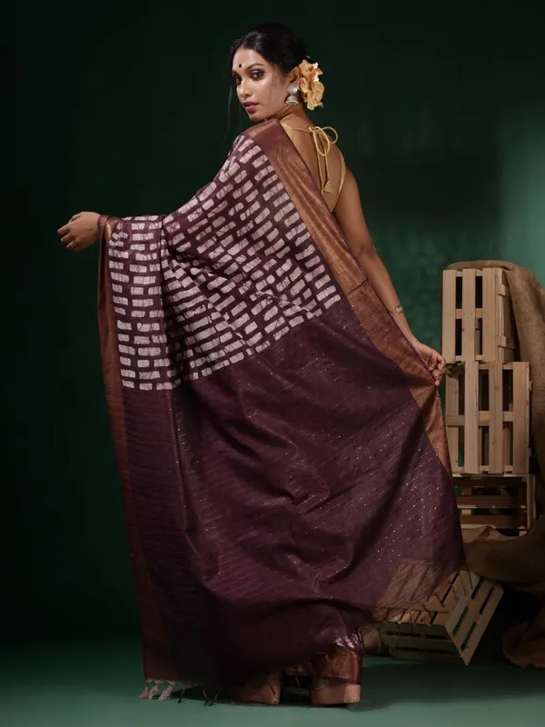 Brown_Hand_Batik_Silk_Blend_Saree_For_Women