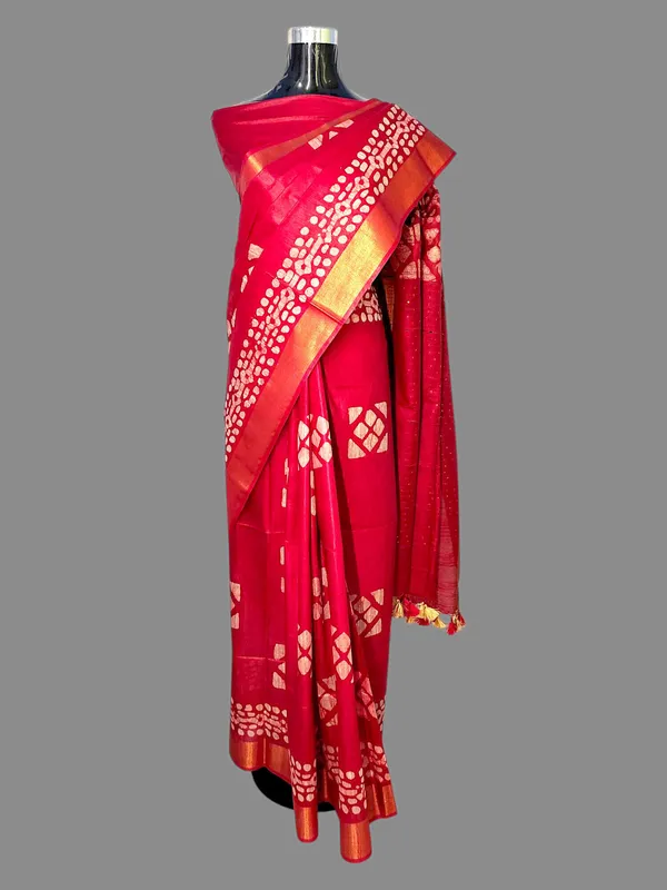 Red_Hand_Batik_Silk_Blend_Saree_For_Women