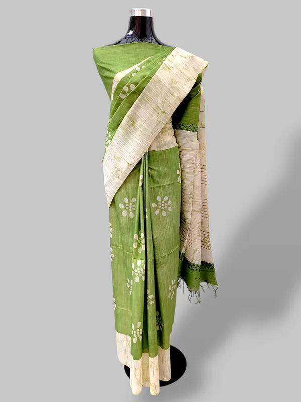 Green_Hand_Batik_Cotton_Silk_Saree_with_Running_Blouse_–_Artisan_Made_in_Bhagalpur_by_Hatha_Karagha
