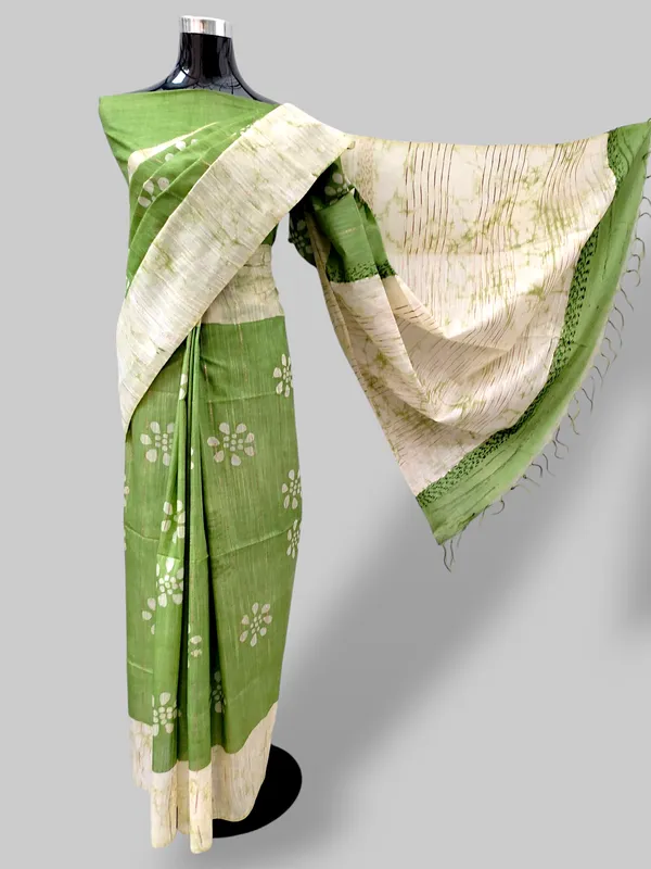 Green_Hand_Batik_Cotton_Silk_Saree_with_Running_Blouse_–_Artisan_Made_in_Bhagalpur_by_Hatha_Karagha