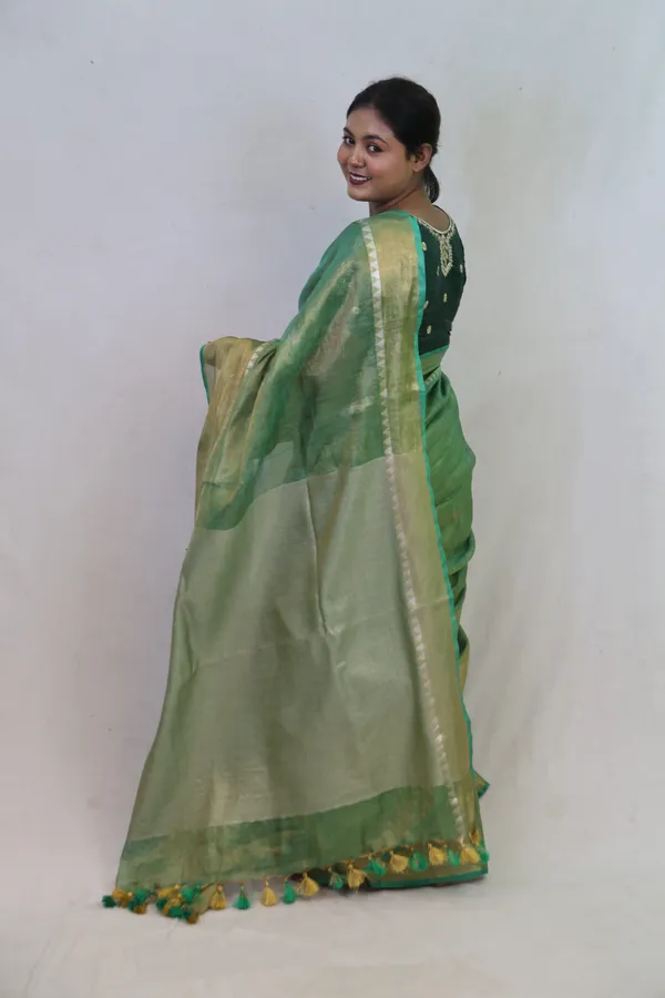 Green_Pure_Tissue_Linen_Saree_|_Handwoven_Bhagalpuri_Saree_Perfect_for_Festivals_and_Parties_–_Hatha_Karagha