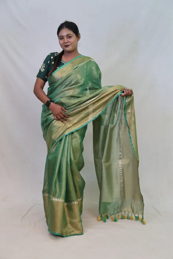 Green_Pure_Tissue_Linen_Saree_|_Handwoven_Bhagalpuri_Saree_Perfect_for_Festivals_and_Parties_–_Hatha_Karagha