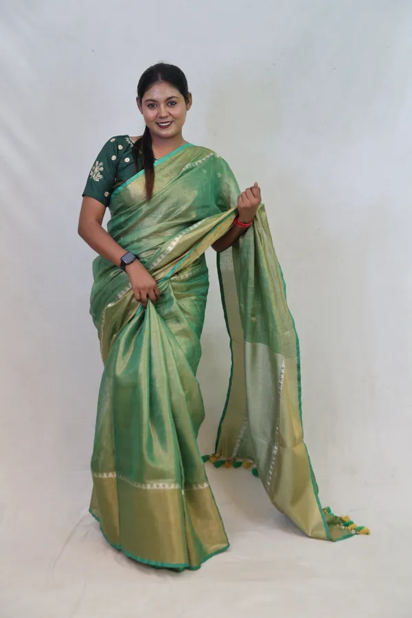 Green_Pure_Tissue_Linen_Saree_|_Handwoven_Bhagalpuri_Saree_Perfect_for_Festivals_and_Parties_–_Hatha_Karagha