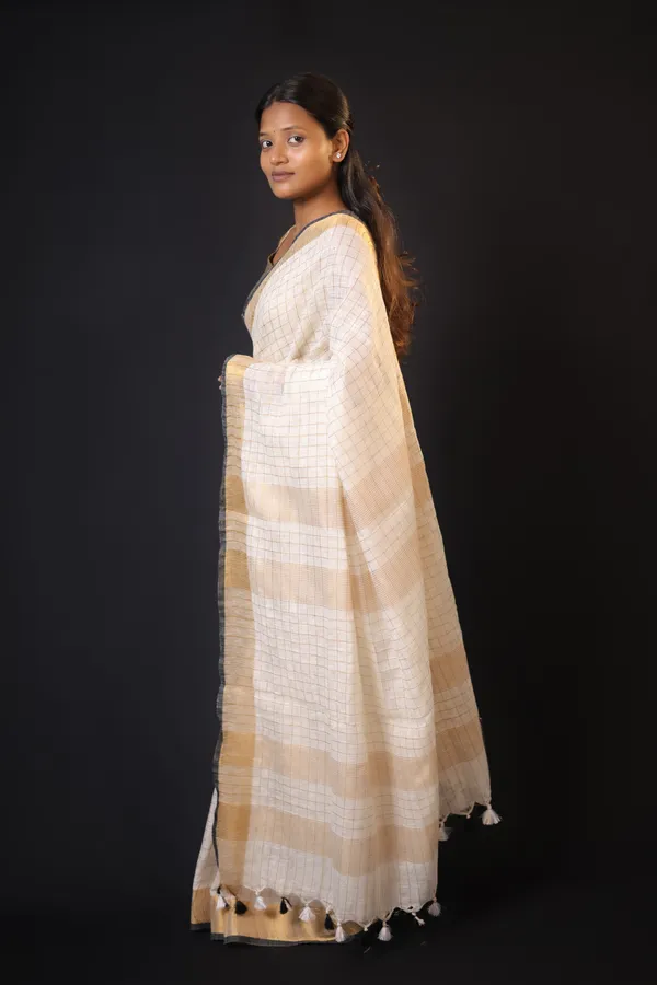 Off-White_Linen_Blend_Saree_with_Copper-Black_Border_|_Handwoven_Bhagalpuri_Festive_Saree_–_Hatha_Karagha