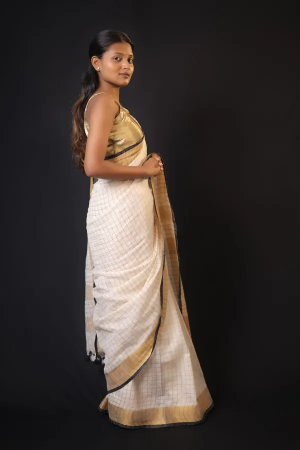 Off-White_Linen_Blend_Saree_with_Copper-Black_Border_|_Handwoven_Bhagalpuri_Festive_Saree_–_Hatha_Karagha