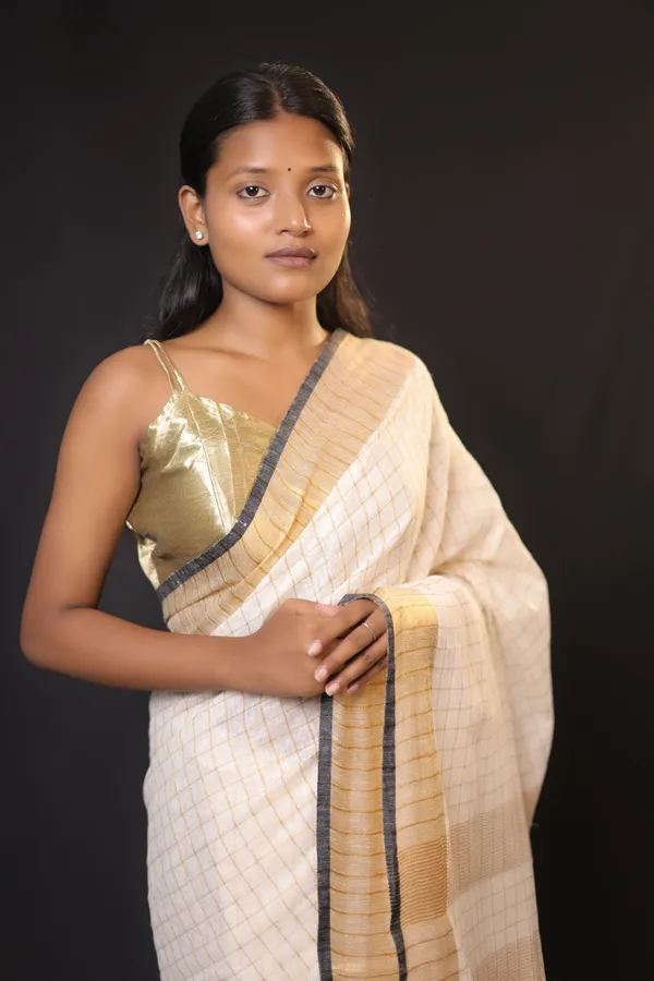 Off-White_Linen_Blend_Saree_with_Copper-Black_Border_|_Handwoven_Bhagalpuri_Festive_Saree_–_Hatha_Karagha