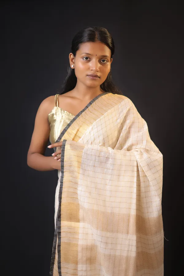 Off-White_Linen_Blend_Saree_with_Copper-Black_Border_|_Handwoven_Bhagalpuri_Festive_Saree_–_Hatha_Karagha
