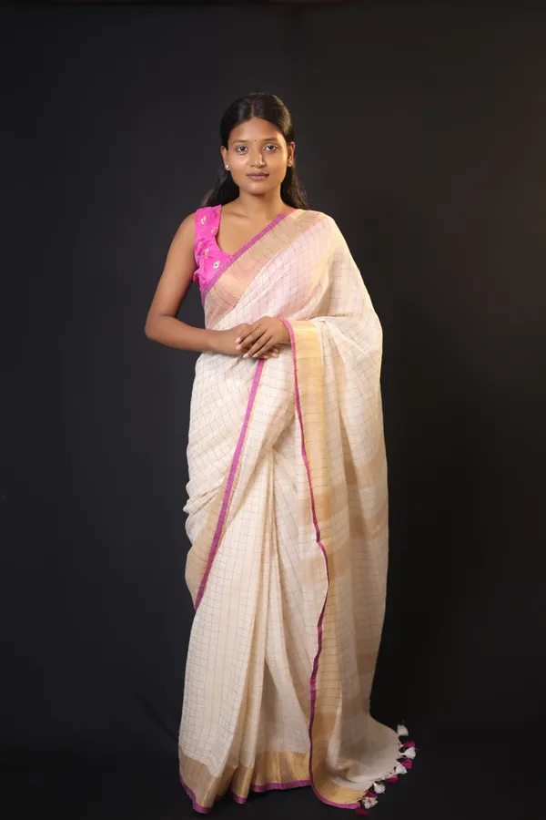 Off-White_Linen_Blend_Saree_with_Copper-Purple_Border_|_Handwoven_Bhagalpuri_Festive_Saree_–_Hatha_Karagha