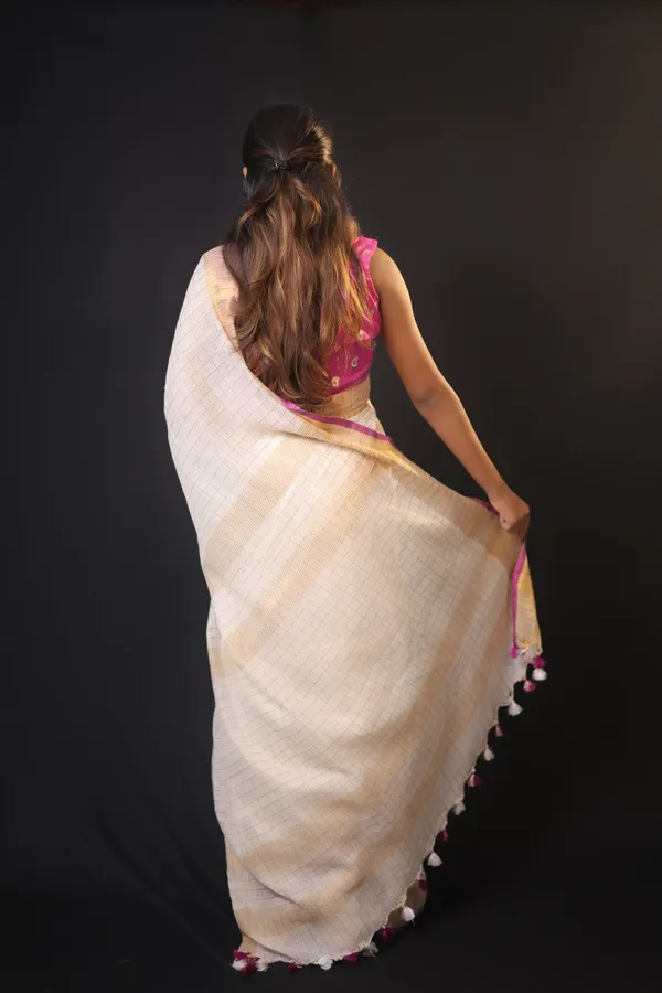 Off-White_Linen_Blend_Saree_with_Copper-Purple_Border_|_Handwoven_Bhagalpuri_Festive_Saree_–_Hatha_Karagha