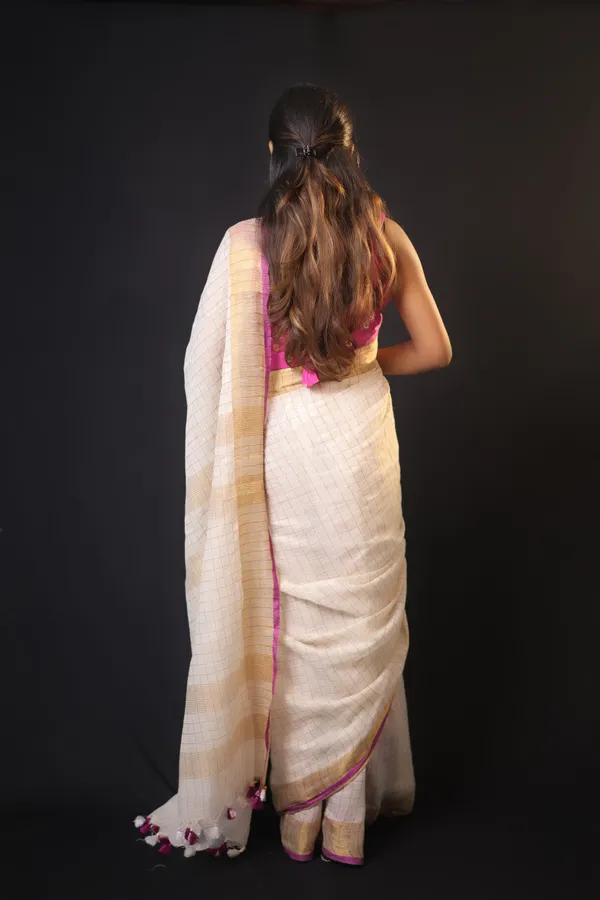 Off-White_Linen_Blend_Saree_with_Copper-Purple_Border_|_Handwoven_Bhagalpuri_Festive_Saree_–_Hatha_Karagha