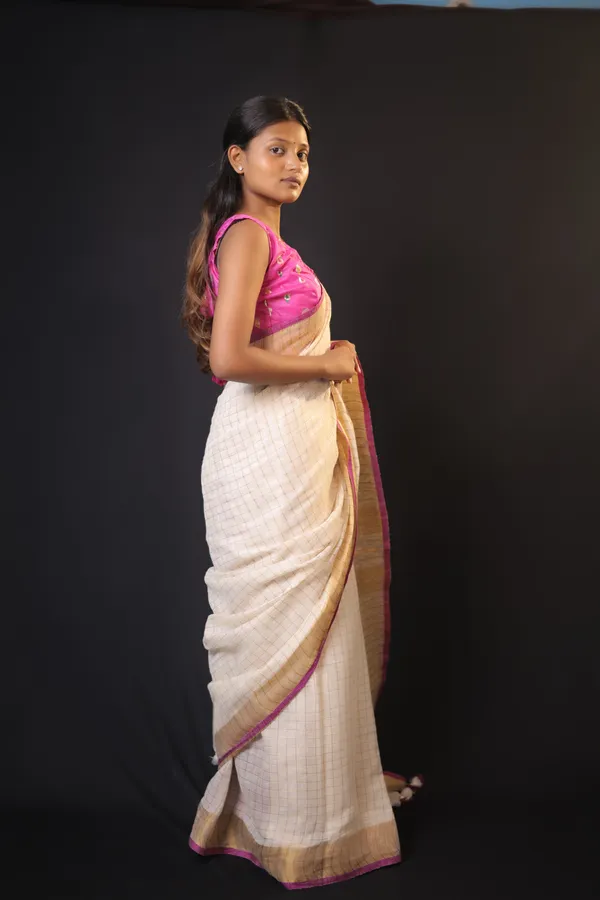 Off-White_Linen_Blend_Saree_with_Copper-Purple_Border_|_Handwoven_Bhagalpuri_Festive_Saree_–_Hatha_Karagha