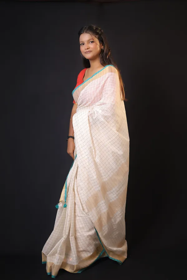 Off-White_Linen_Blend_Saree_with_Copper-Turquoise_Blue_Border_|_Handwoven_Bhagalpuri_Festive_Saree_–_Hatha_Karagha