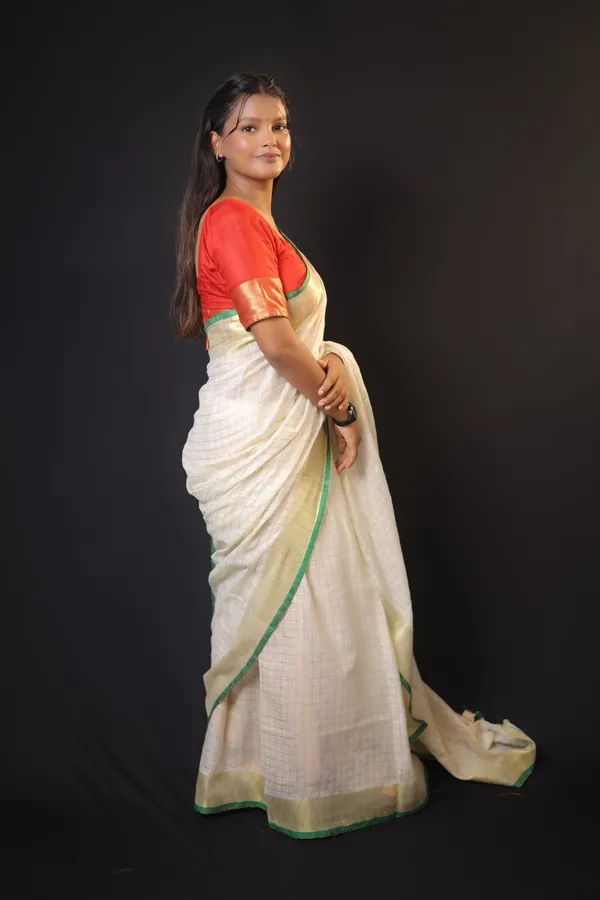 Off-White_Linen_Blend_Saree_with_Golden-Green_Border_|_Handwoven_Bhagalpuri_Festival_Saree_–_Hatha_Karagha