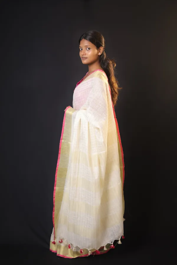 Off-White_Linen_Blend_Saree_with_Golden-Pink_Border_|_Handwoven_Bhagalpuri_Festival_Saree_–_Hatha_Karagha