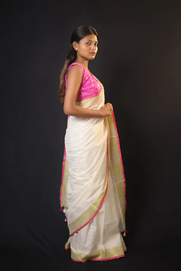 Off-White_Linen_Blend_Saree_with_Golden-Pink_Border_|_Handwoven_Bhagalpuri_Festival_Saree_–_Hatha_Karagha