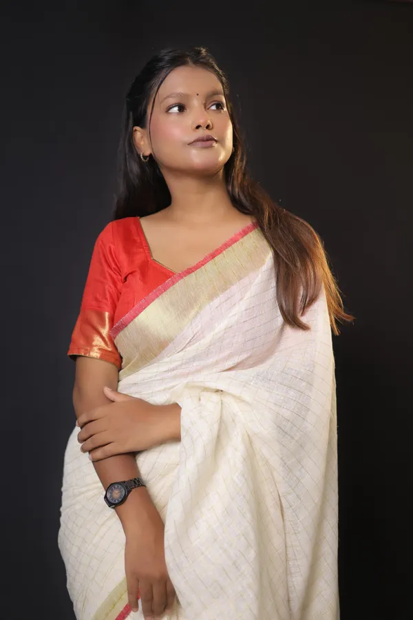 Off-White_Linen_Blend_Saree_with_Golden-Red_Border_|_Handwoven_Bhagalpuri_Festive_Saree_–_Hatha_Karagha