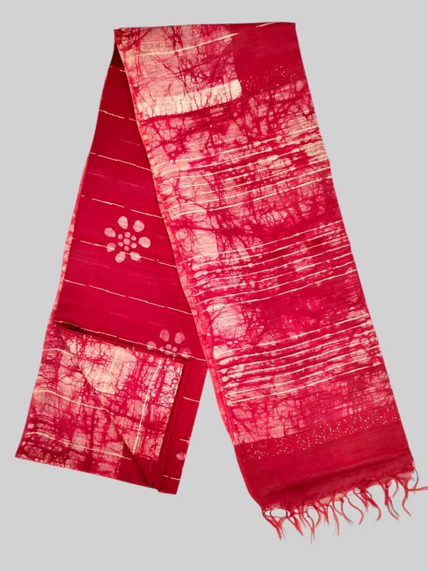 Red_Hand_Batik_Cotton_Silk_Saree_with_Running_Blouse_–_Artisan_Made_in_Bhagalpur_by_Hatha_Karagha