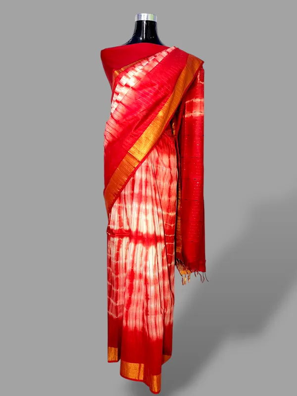 Red_Handcaafted_Colorblock_Cotton_Silk_Blend_Saree_with_Running_Blouse_Piece_–_Woven_by_Bhagalpur_Artisans_|_Hatha_Karagha