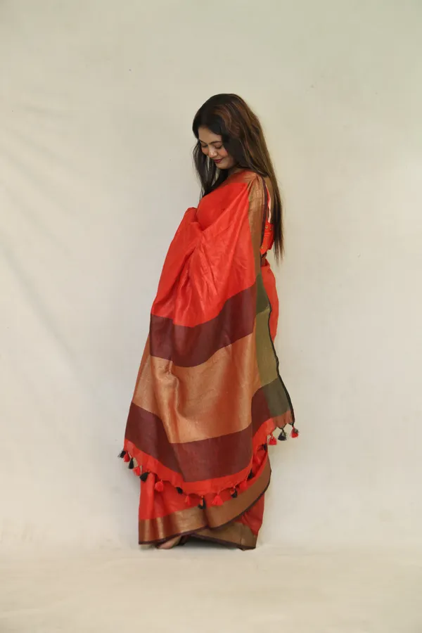 Red_Pure_Linen_Saree_with_Zari_Black_Border_&_Designer_Pallu_|_Handwoven_Bhagalpuri_Party_&_Festive_Wear_–_Hatha_Karagha