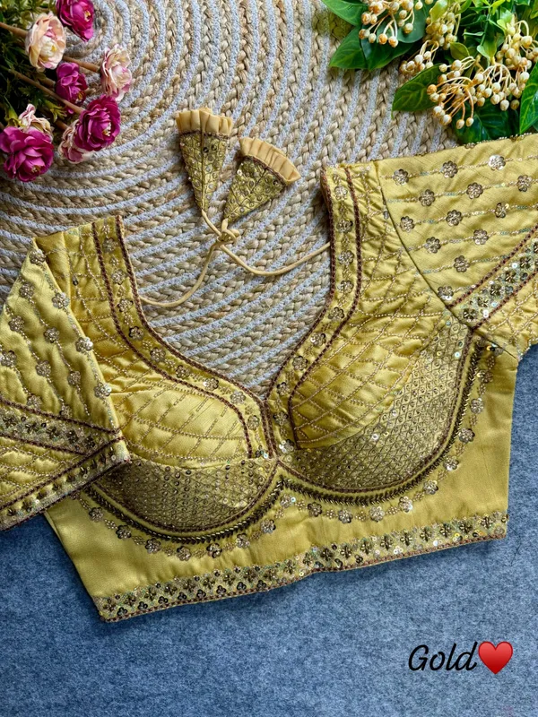 Gold_Sabyasachi_Inspired_Bridal_Blouse_Beautiful_Heavy_Stars_&_Beads_Work