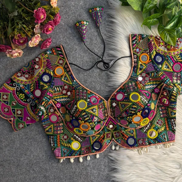 Black_Traditional_Navratri_Special_Apple_Cut_Blouse