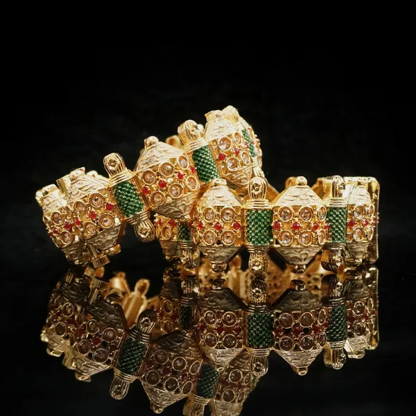 Regal_Kundan_&_Meenakari_Bangle_Set