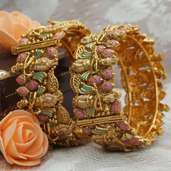Lord_Krishna_Theme_Antique_Copper_Bangles
