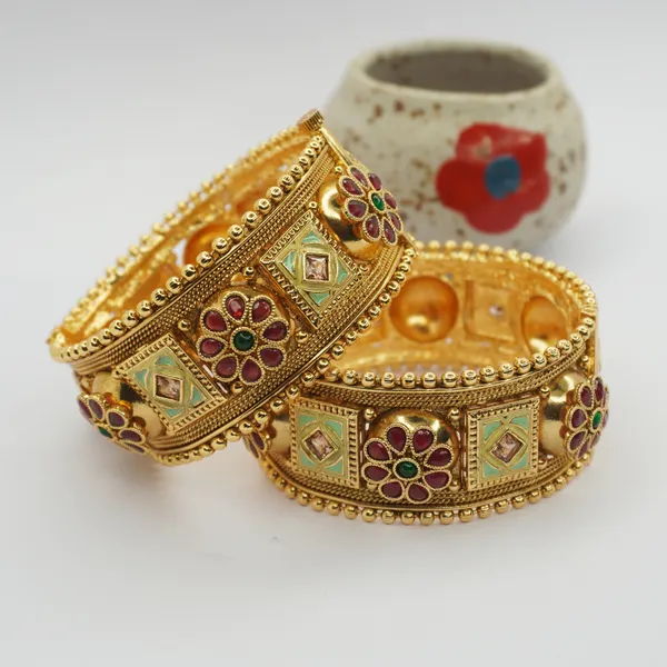 Antique_Gold_Floral_Kada_Bangles