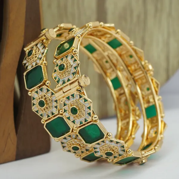 Elegant_Emerald_Green_Designer_Bangles