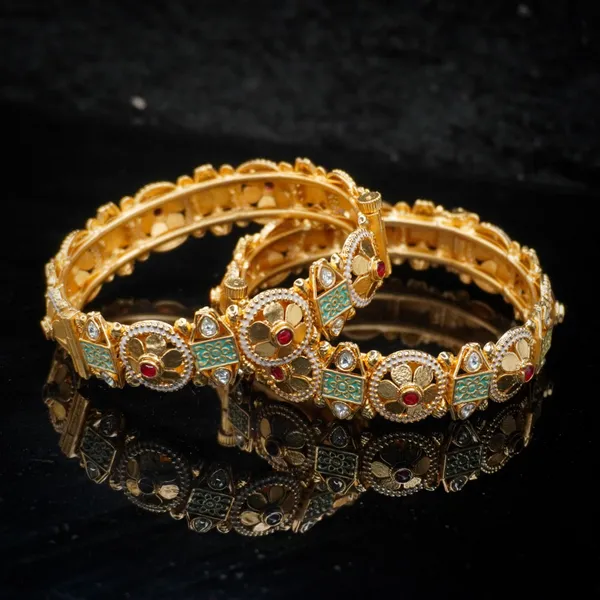 Golden_Red_And_Green_Brass_And_Alloy_Premium_And_Elegant_Enamel_Design_Bangle_For_Women